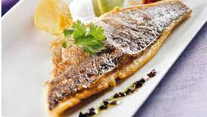 Dorade rôtie, purée de fève et patates douces 